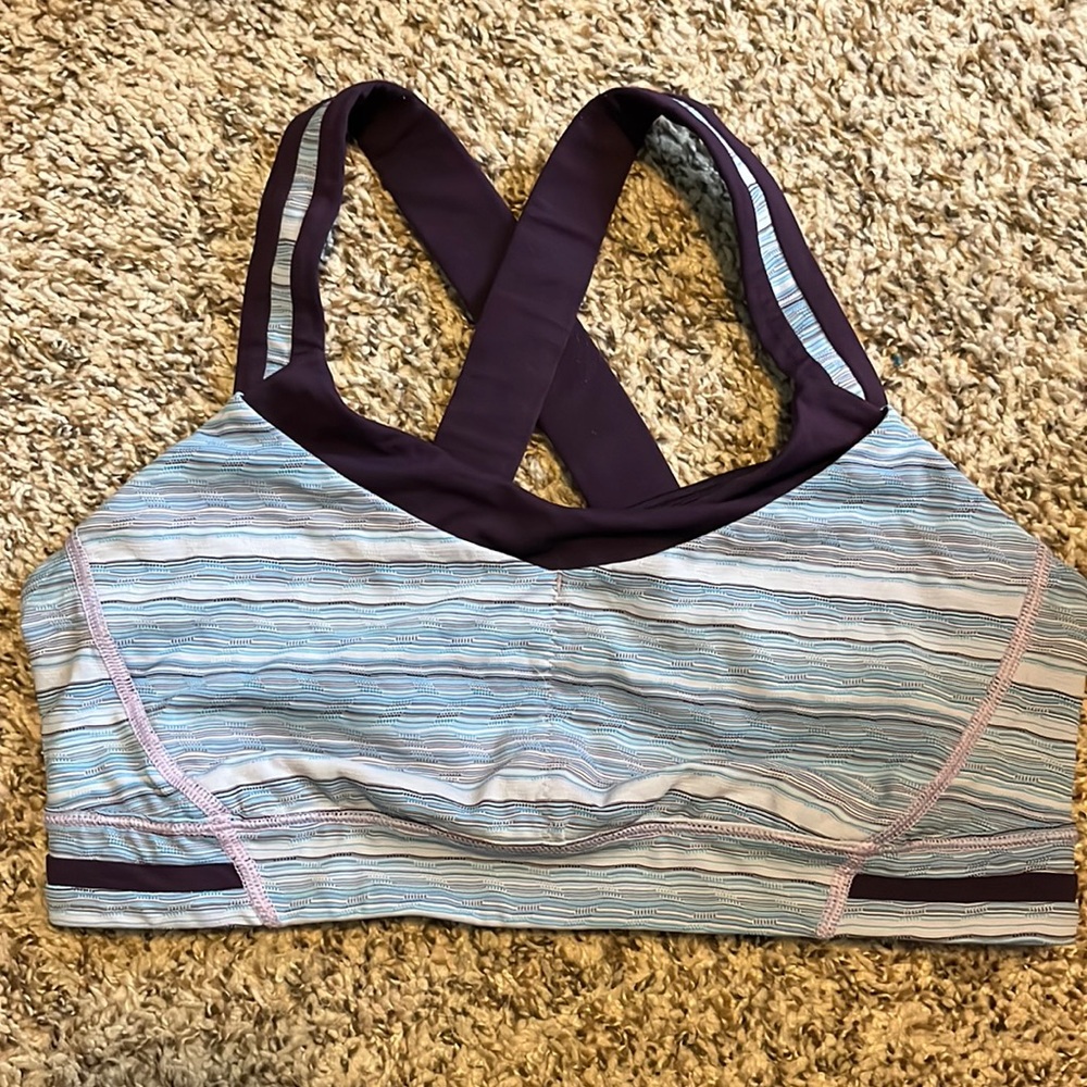 Lululemon sports bra